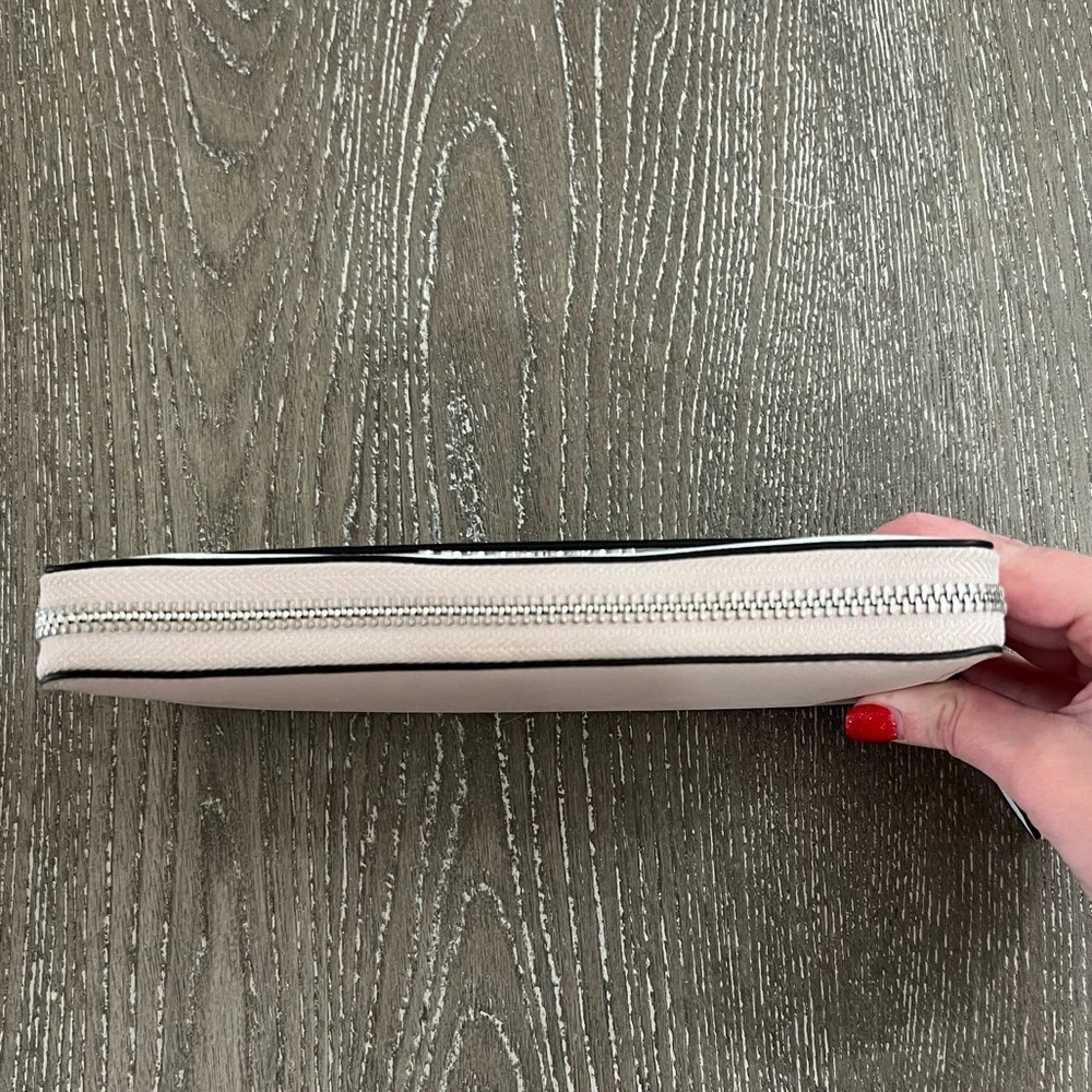 Kate Spade Wallet - Picture 3 of 4